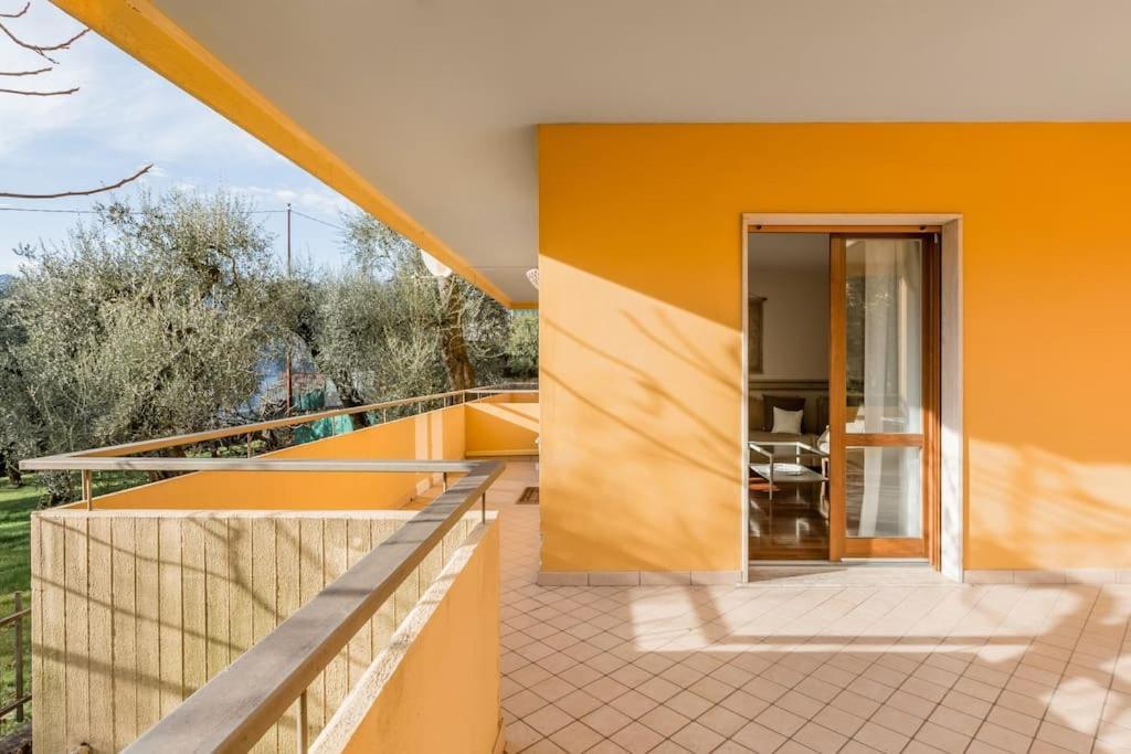 Apartamento Spacious, Air Conditioner, Few Minutes To The Castle Malcesine Exterior foto